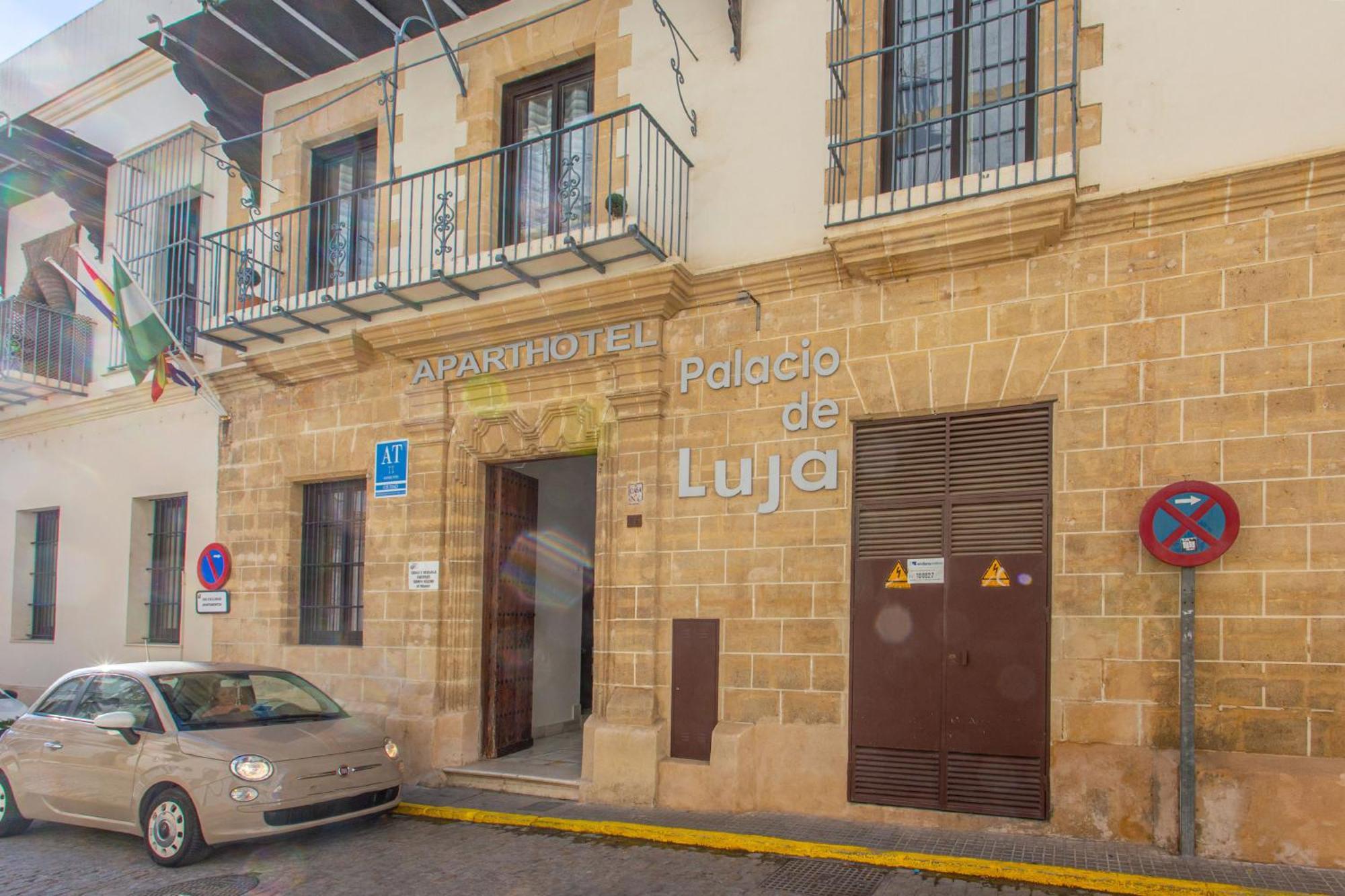 Centro Con Piscina Y Parking Appartamento